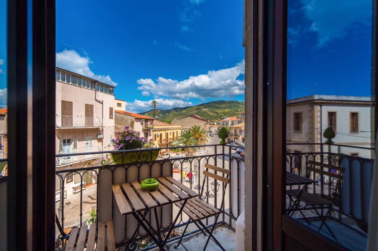 The Palace B&B And Apartments Santo Stefano di Camastra Exterior photo