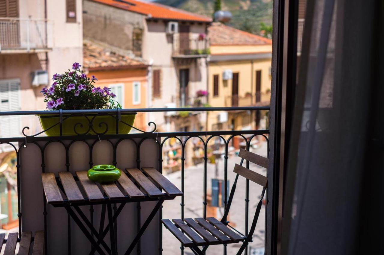 The Palace B&B And Apartments Santo Stefano di Camastra Exterior photo