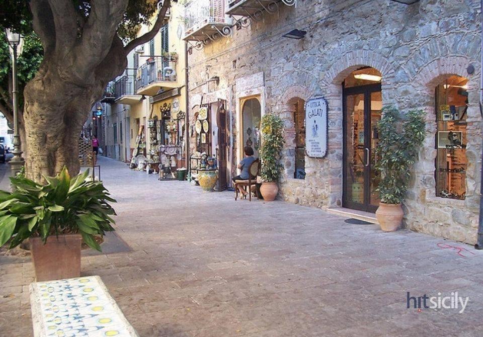 The Palace B&B And Apartments Santo Stefano di Camastra Exterior photo